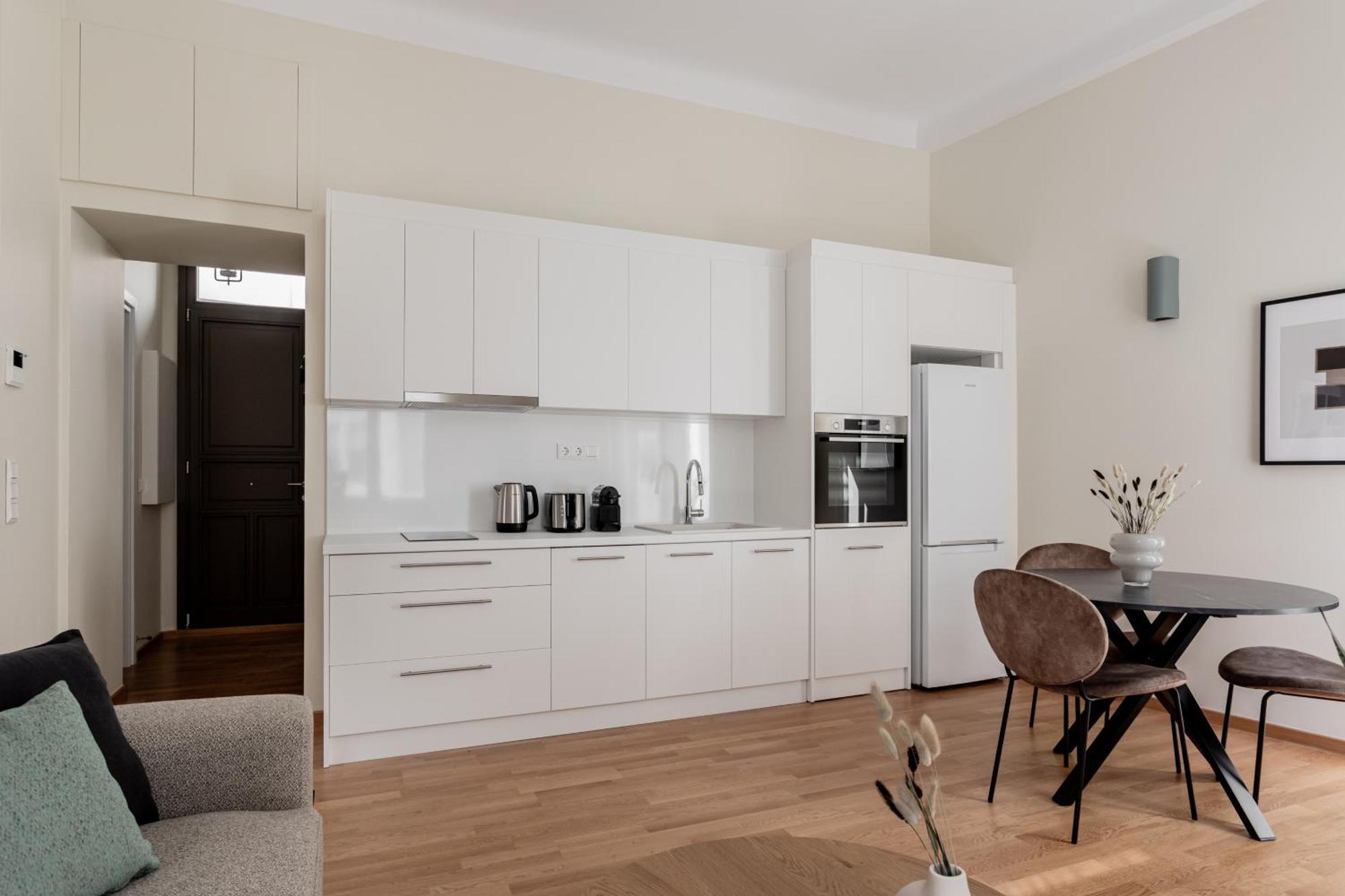 Elysian Apartments In Plaka By Upstreet Athens Room photo